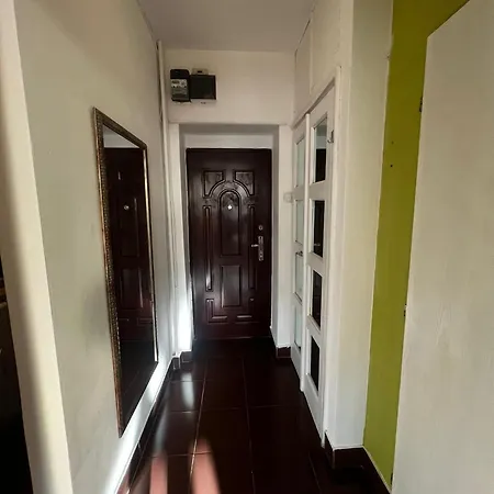 View In Prime Apartment *